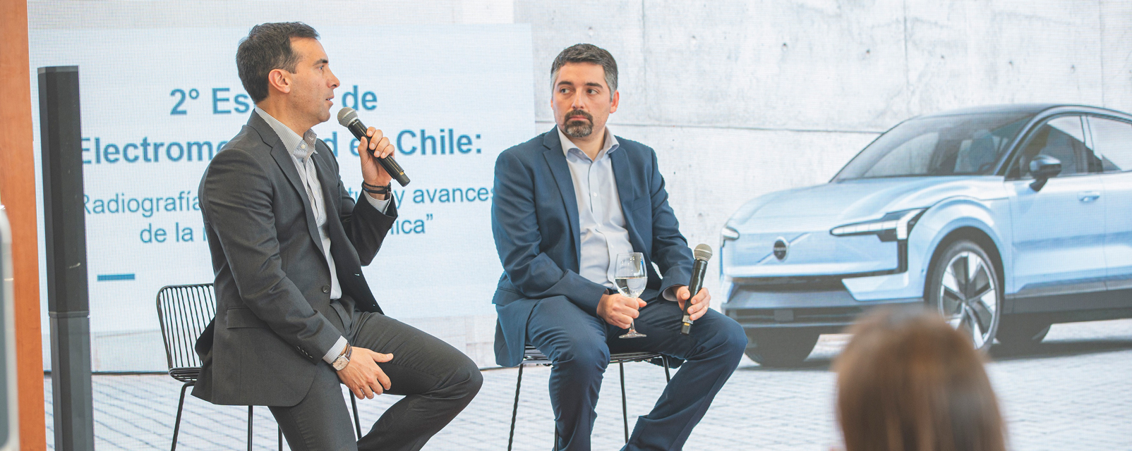Estudio de Volvo Car Chile y CENTRA de la UAI muestra los desafíos en materia de carga pública para autos eléctricos