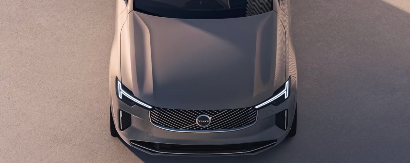 Auto híbrido enchufable XC90 Plug-In Hybrid con parrilla de lujo.