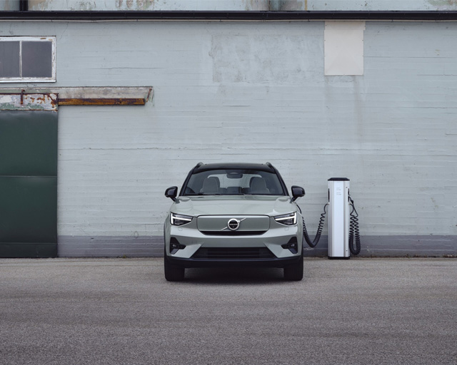 Volvo Car Chile impulsa la electrificación local instalando más del 40% de los cargadores domiciliarios