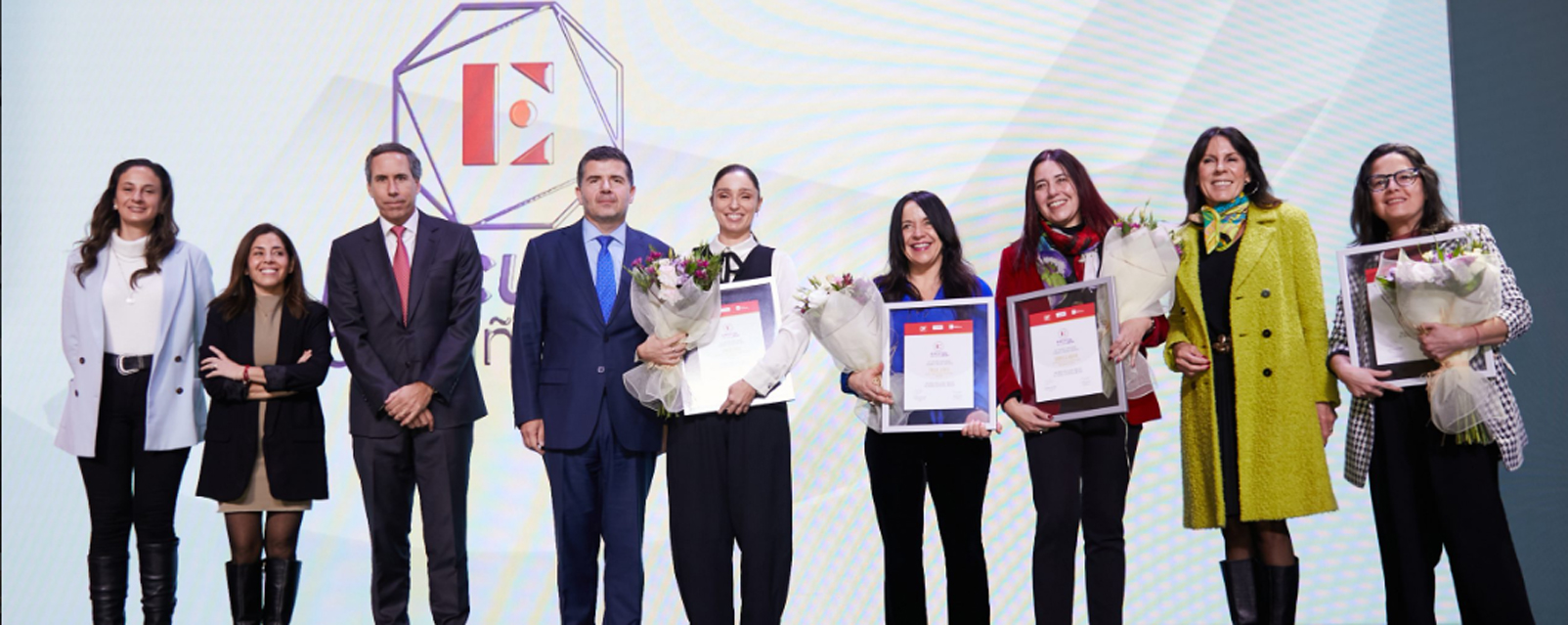Volvo Car Chile reafirma su compromiso con el liderazgo femenino a través de la edición 2024 del premio Ejecutiva del Año