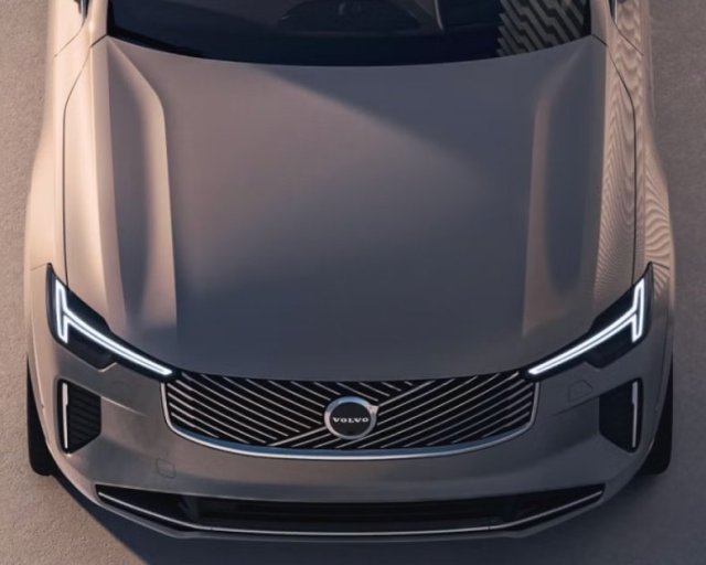 Auto híbrido enchufable XC90 Plug-In Hybrid con parrilla de lujo.