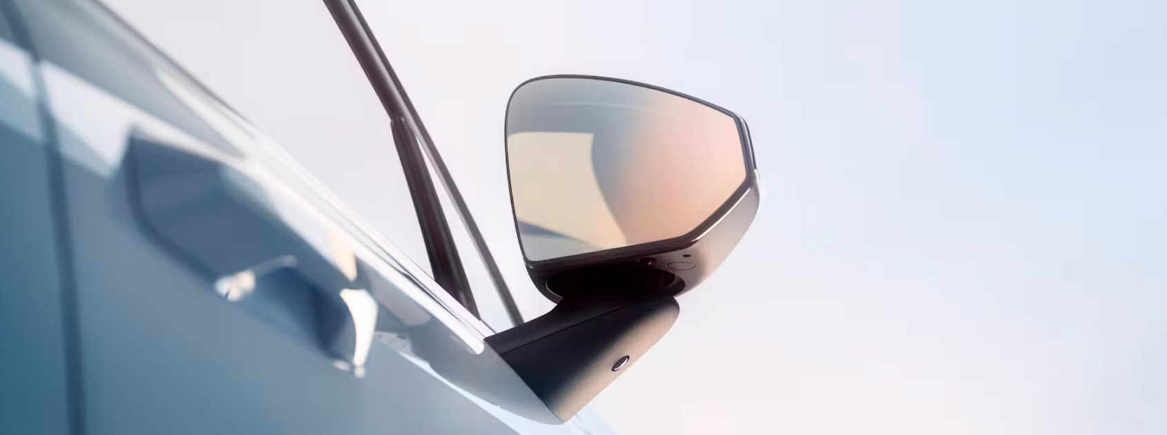 Retrovisor derecho eléctrico de auto eléctrico Volvo EX30.